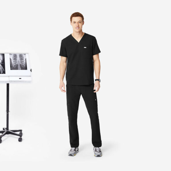 Chisec-Pocket-Scrub-Top_black-2_960x960