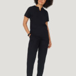Scrubs_MANDALA_ECOM_SS_Top3_Black_0080_6c984f0e-fdab-4f92-98a9-84299ca6d1ed_700x